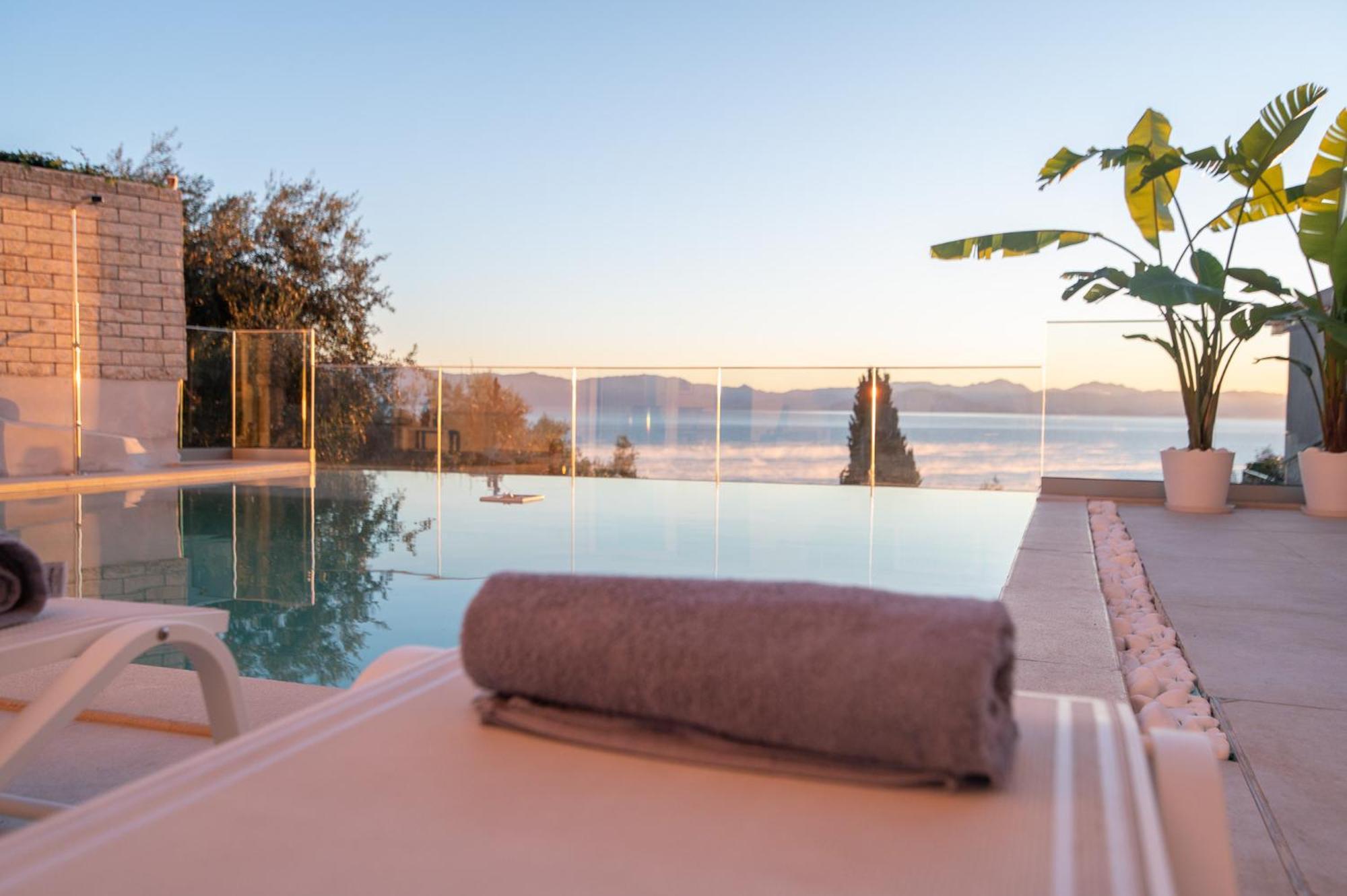 Achillion Luxury Corfu Villa & Suites เปรามา ภายนอก รูปภาพ